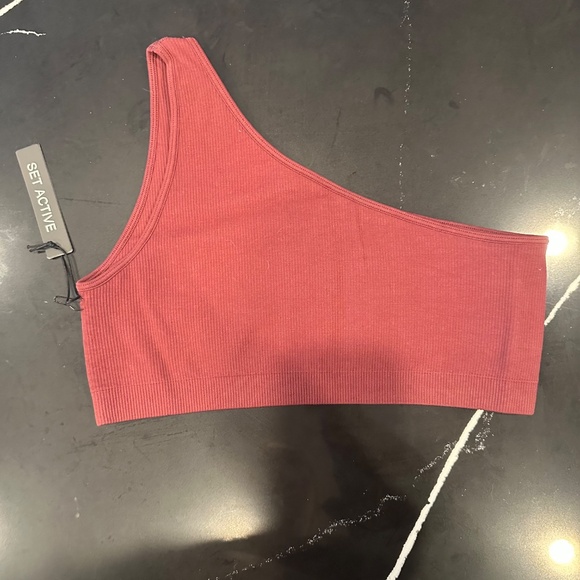 Asymmetrical sports bra - Picture 2 of 3